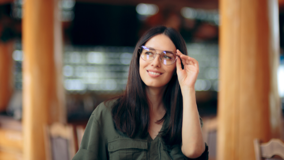 The Benefits of Anti-Glare Lenses for Designer Glasses